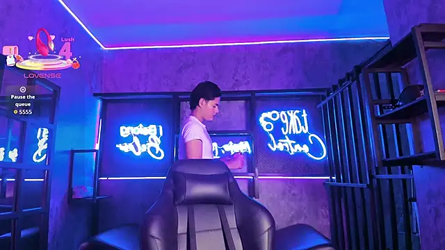 Snapshot of FemNoa chatting on February 13, 5:09 pm FemNoa online show from February 13, 5:09 pm