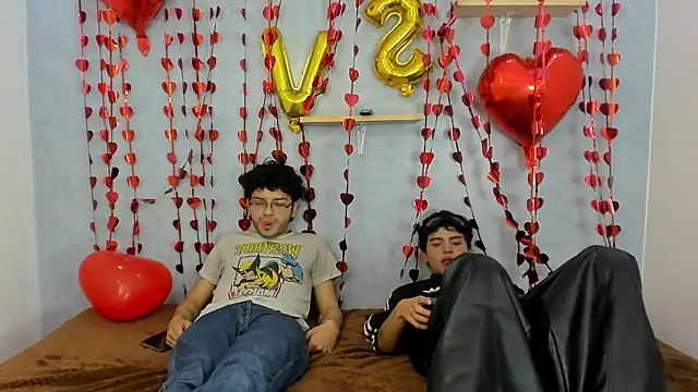 Snapshot of Eliotkinky chatting on February 18, 5:09 pm Eliotkinky online show from February 18, 5:09 pm