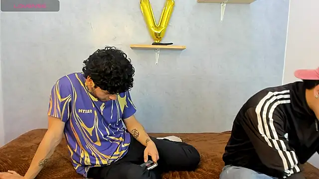 Snapshot of Eliotkinky chatting on February 23, 4:48 pm Eliotkinky online show from February 23, 4:48 pm