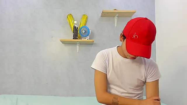 Snapshot of Eliotkinky chatting on February 26, 4:06 pm Eliotkinky online show from February 26, 4:06 pm