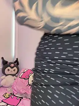 Snapshot of lolibahia chatting on March 1, 9:28 pm lolibahia online show from March 1, 9:28 pm