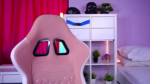 MistyReeds online show from February 19, 5:58 am