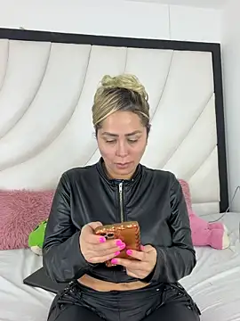 Snapshot of Angelicalove07 chatting on February 18, 10:17 pm Angelicalove07 online show from February 18, 10:17 pm