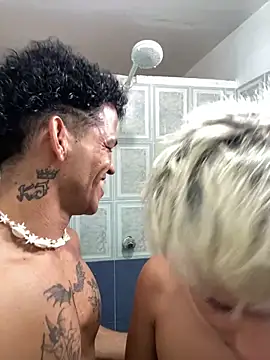 MaxyRyan online show from April 5, 3:42 pm