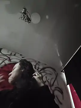 Snapshot of CharlotteKravizz chatting on February 21, 8:43 pm CharlotteKravizz online show from February 21, 8:43 pm