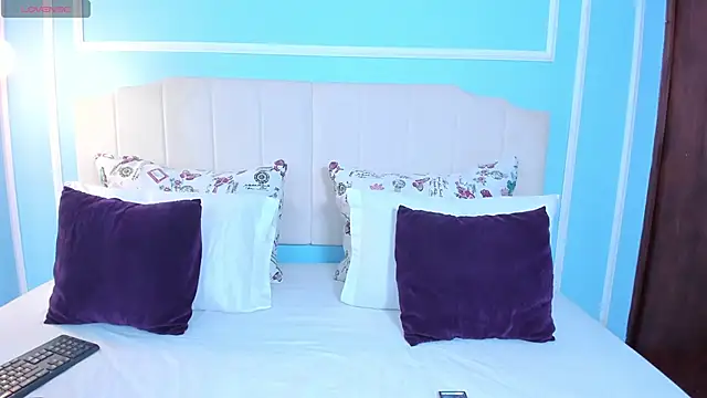 Snapshot of ashley_foox chatting on February 28, 3:07 am ashley foox online show from February 28, 3:07 am