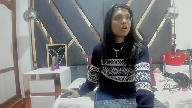 Maggyx online show from June 30, 1:23 pm