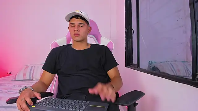 Adrian Prime  online show from February 5, 6:56 pm