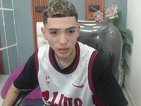 Snapshot of Asher_costa chatting on February 11, 6:24 pm Asher costa online show from February 11, 6:24 pm