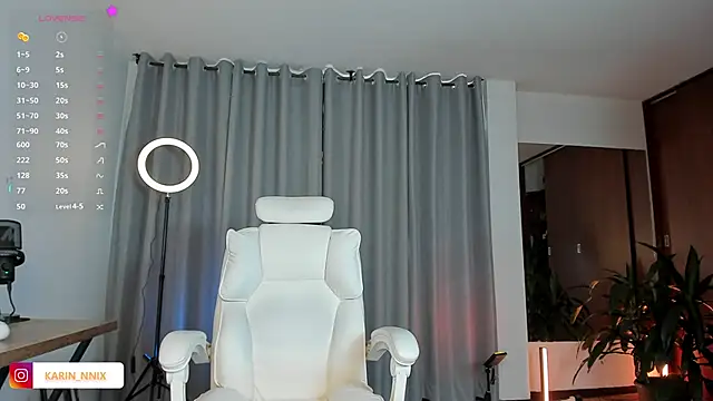 karinnixx online show from April 3, 8:51 pm