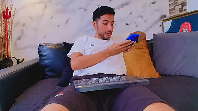 Max Hornye online show from March 17, 6:44 pm