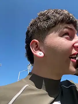 ARON LUXX online show from March 1, 2:19 pm