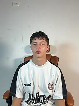 ARON LUXX online show from March 24, 4:01 pm