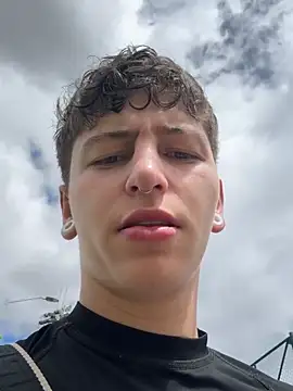 ARON LUXX online show from April 11, 2:43 pm