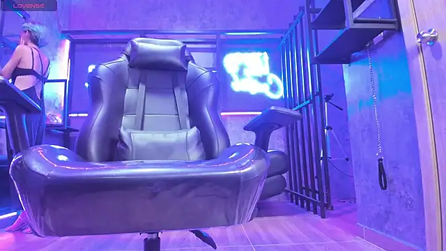 MiistressBlu online show from February 10, 1:15 pm