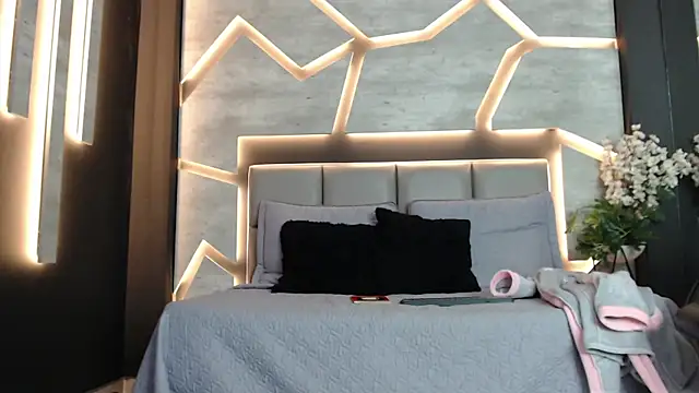 MiistressBlu online show from March 2, 1:51 pm