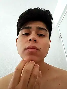 Snapshot of dark0p12 chatting on February 5, 7:07 pm dark0p12 online show from February 5, 7:07 pm