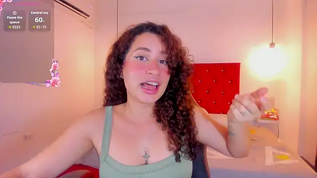 Snapshot of NoaMalak7 chatting on February 10, 7:29 pm NoaMalak7 online show from February 10, 7:29 pm