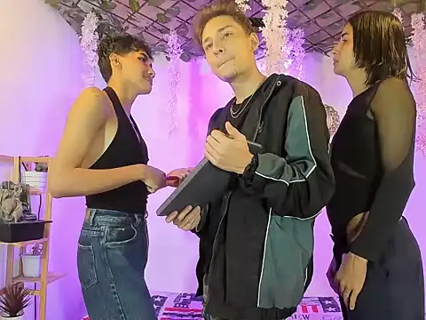 Dapnhe hot2006 online show from March 2, 1:41 am