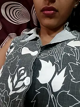 Snapshot of komalsharma99 chatting on April 27, 5:38 am komalsharma99 online show from April 27, 5:38 am