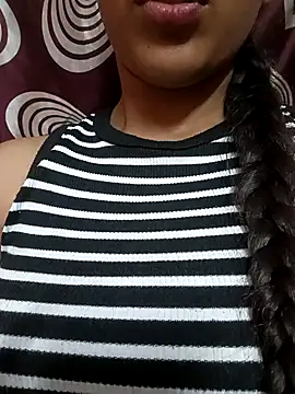 Snapshot of komalsharma99 chatting on April 28, 6:46 pm komalsharma99 online show from April 28, 6:46 pm