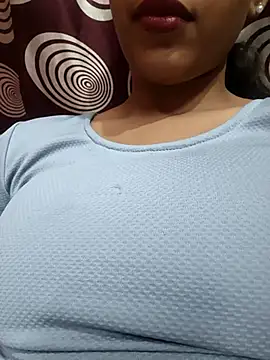 Snapshot of komalsharma99 chatting on May 6, 3:06 pm komalsharma99 online show from May 6, 3:06 pm