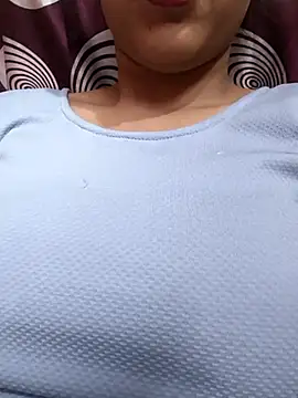 Snapshot of komalsharma99 chatting on May 7, 5:07 pm komalsharma99 online show from May 7, 5:07 pm