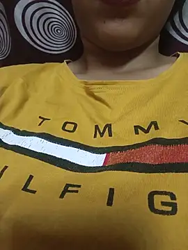Snapshot of komalsharma99 chatting on May 10, 8:58 pm komalsharma99 online show from May 10, 8:58 pm
