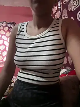 Snapshot of komalsharma99 chatting on May 13, 9:28 am komalsharma99 online show from May 13, 9:28 am