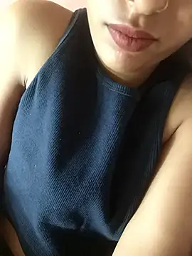 Snapshot of komalsharma99 chatting on May 14, 10:05 pm komalsharma99 online show from May 14, 10:05 pm
