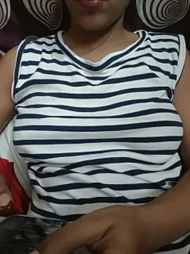 Snapshot of komalsharma99 chatting on May 17, 6:59 pm komalsharma99 online show from May 17, 6:59 pm
