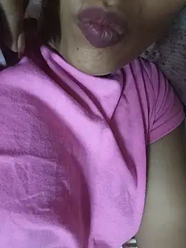 Snapshot of komalsharma99 chatting on May 25, 6:25 pm komalsharma99 online show from May 25, 6:25 pm