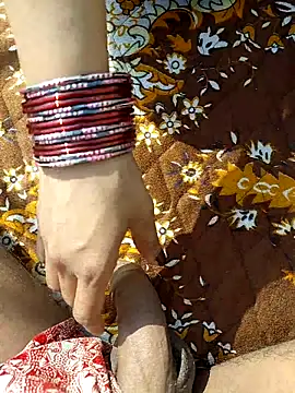 Snapshot of x_couple2 chatting on February 17, 9:17 am x couple2 online show from February 17, 9:17 am