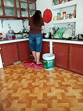 LiilyZi online show from April 13, 3:56 am