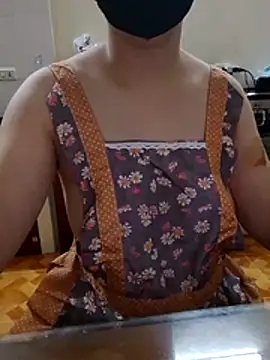 Snapshot of LiilyZi chatting on May 8, 10:15 pm LiilyZi online show from May 8, 10:15 pm