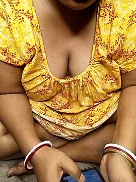 R Queen online show from March 7, 2:03 pm