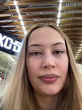 Snapshot of blonde_exe chatting on February 11, 3:17 pm blonde exe online show from February 11, 3:17 pm