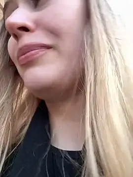 blonde exe online show from March 18, 1:25 pm