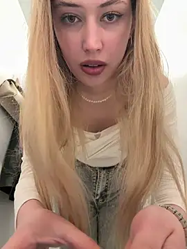 Snapshot of blonde_exe chatting on May 14, 4:14 pm blonde exe online show from May 14, 4:14 pm