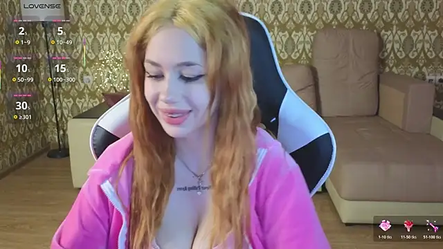 laylaura online show from May 28, 8:55 am