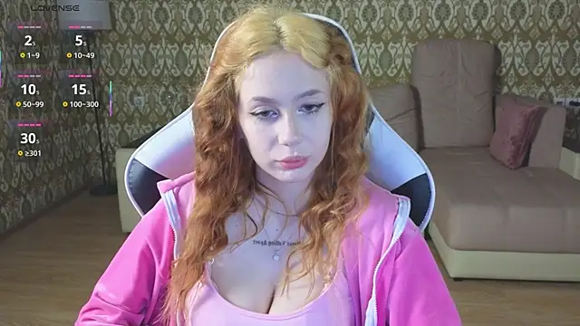 laylaura online show from May 29, 8:56 am