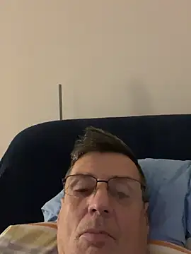 Snapshot of ManuelCervantes1972 chatting on February 28, 11:39 pm ManuelCervantes1972 online show from February 28, 11:39 pm