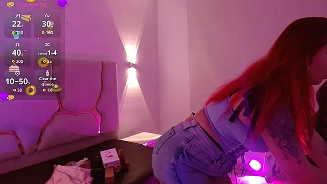 Snapshot of Sashaa_tay chatting on February 28, 7:15 pm Sashaa tay online show from February 28, 7:15 pm