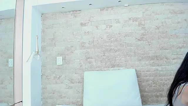 Snapshot of sasha_wayne chatting on February 24, 10:13 am sasha wayne online show from February 24, 10:13 am