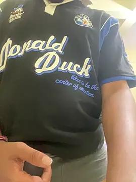 Snapshot of adiiiroccc chatting on February 11, 3:50 pm adiiiroccc online show from February 11, 3:50 pm