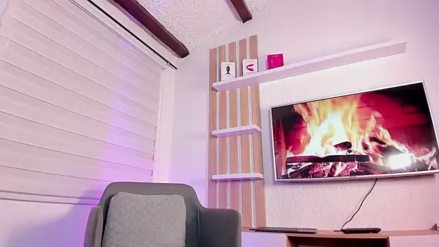 EloiseClairmont online show from March 26, 6:02 pm