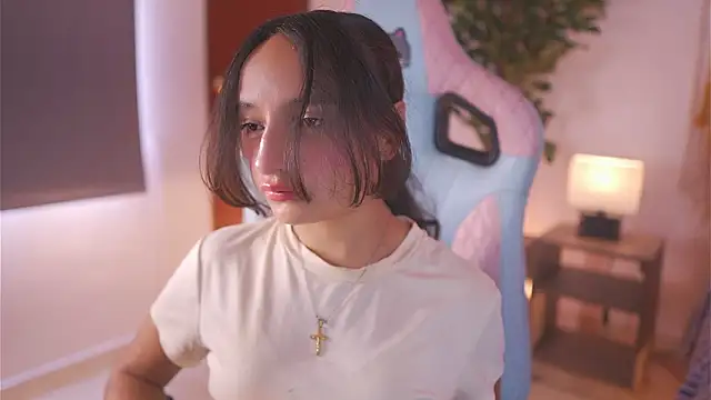 Snapshot of _emily_jonexs chatting on February 5, 3:27 pm emily jonexs online show from February 5, 3:27 pm