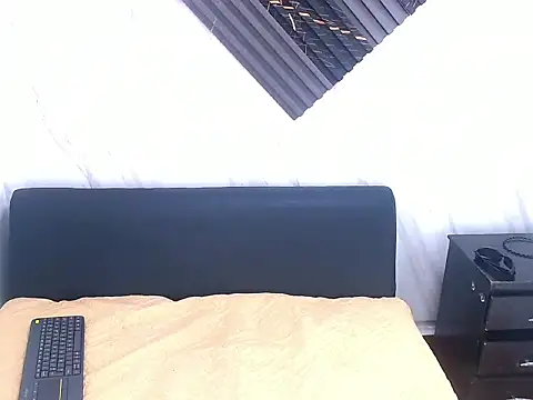 Snapshot of SamiSaturno chatting on February 9, 7:07 pm SamiSaturno online show from February 9, 7:07 pm