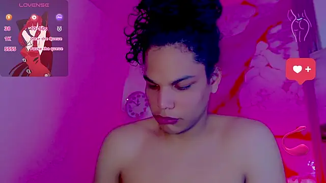 Snapshot of Zonce_shimer chatting on June 3, 8:03 pm Zonce shimer online show from June 3, 8:03 pm