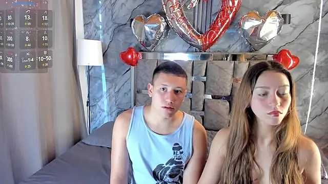 Snapshot of Manson_and_Zoe chatting on February 12, 11:49 am Manson and Zoe online show from February 12, 11:49 am